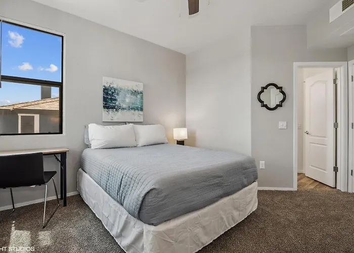 Apartment Ascent North Pool Gym Near Mayo And Quarter Scottsdale