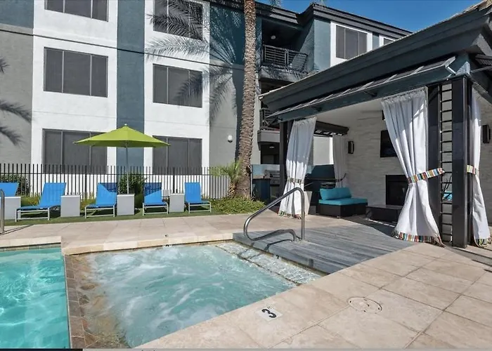 Apartment Ascent North Pool Gym Near Mayo And Quarter